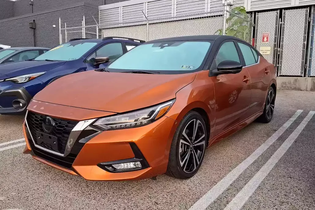 2021 Nissan Sentra SR photo 1