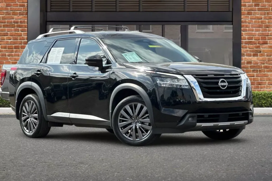 2022 Nissan Pathfinder SL photo 1