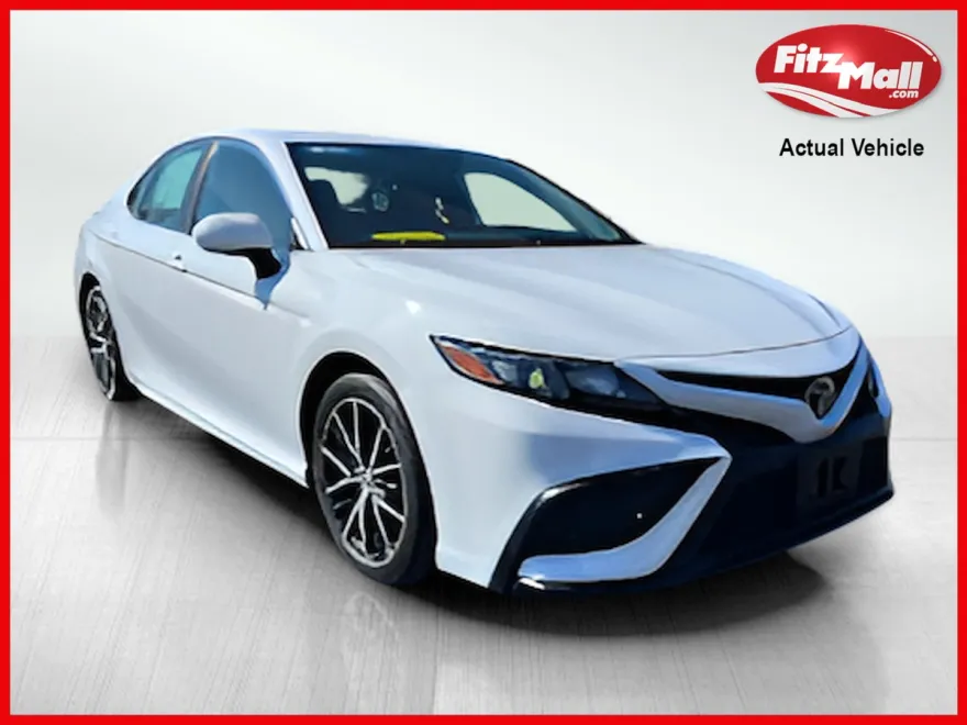 2022 Toyota Camry SE photo 1