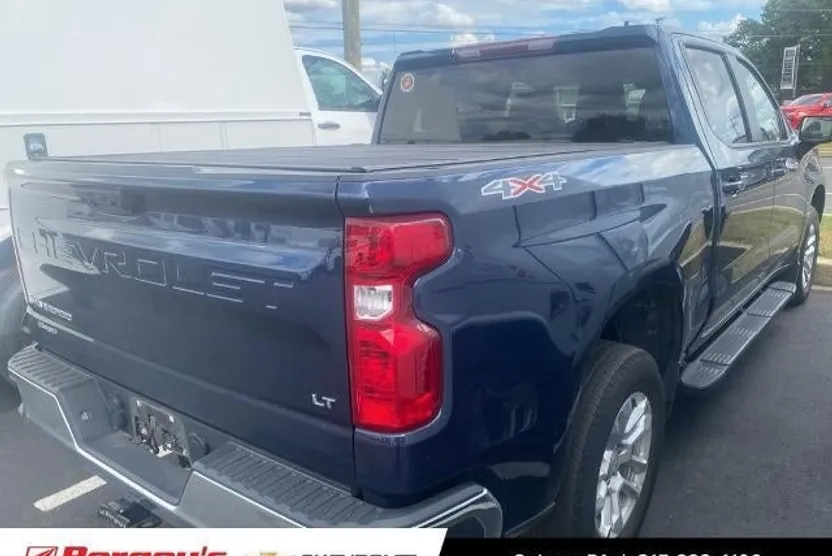 2023 Chevrolet Silverado 1500 LT photo 1