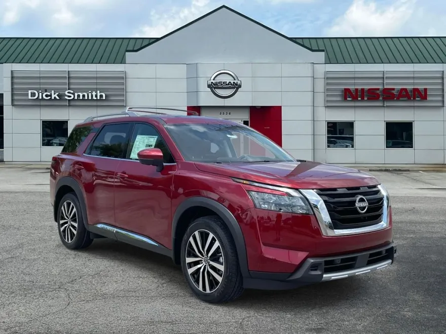 2025 Nissan Pathfinder Platinum photo 1