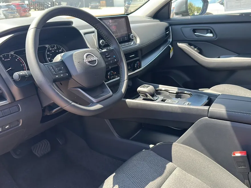 2026 Nissan Rogue SV photo 1