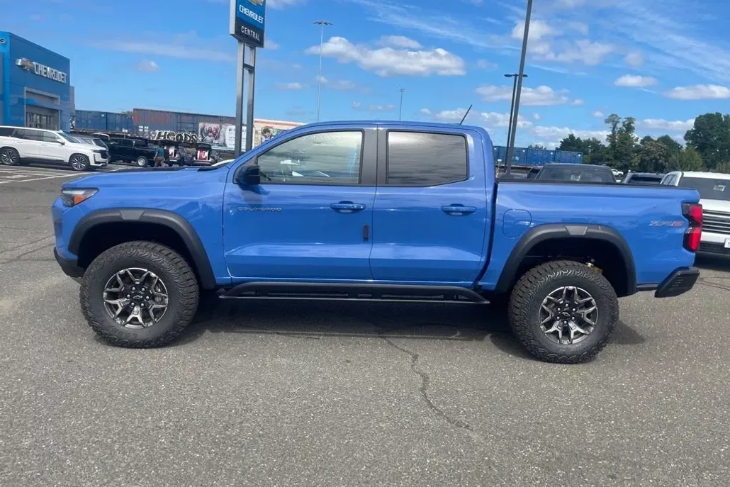 2026 Chevrolet Colorado ZR2 photo 1