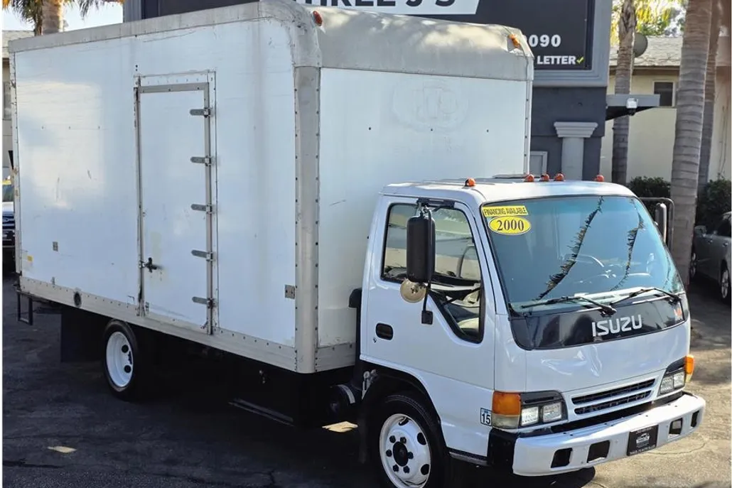 2000 Isuzu NPR/NPR-HD photo 1