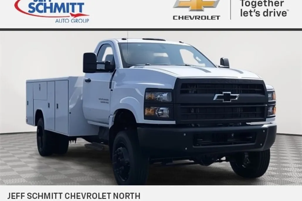 2024 Chevrolet Silverado 5500HD Work Truck photo 1