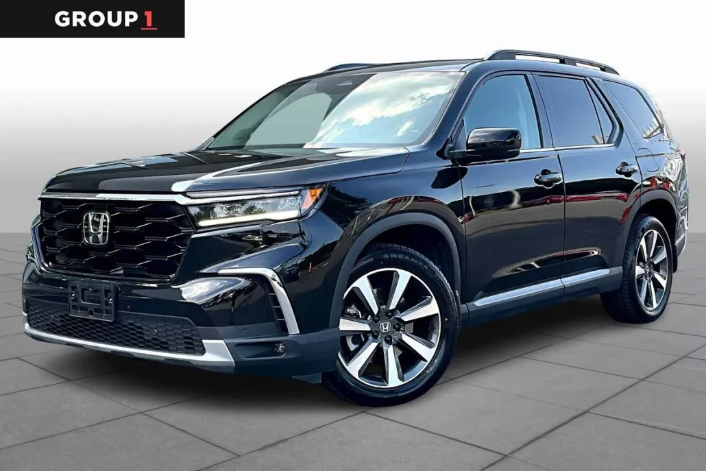 2023 Honda Pilot Touring photo 1