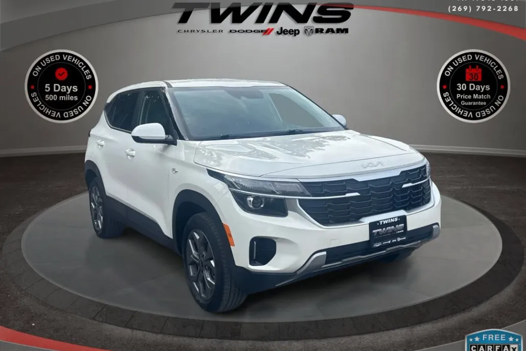2024 Kia Seltos LX photo 1