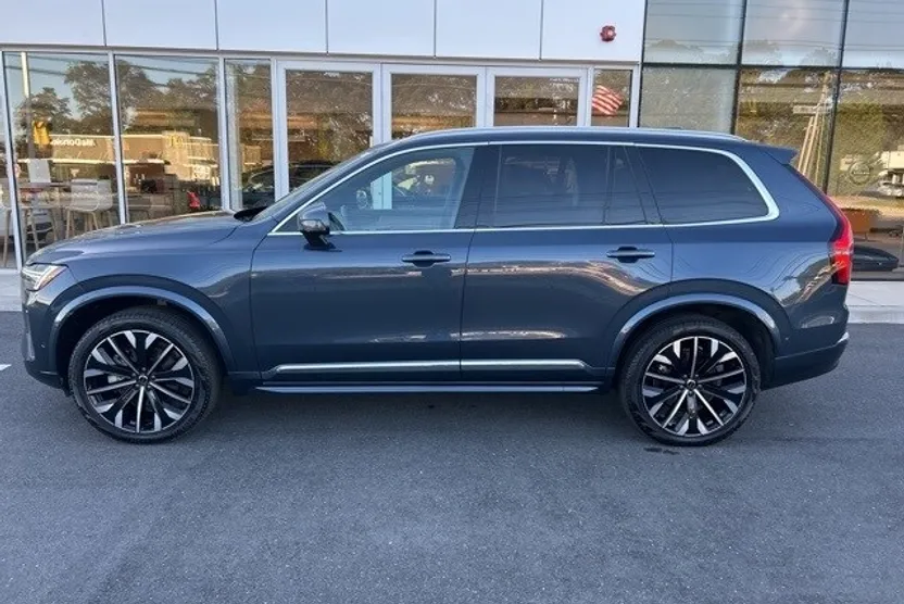 2025 Volvo XC90 Plus photo 1