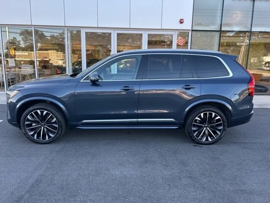 2025 Volvo XC90 Plus photo 1