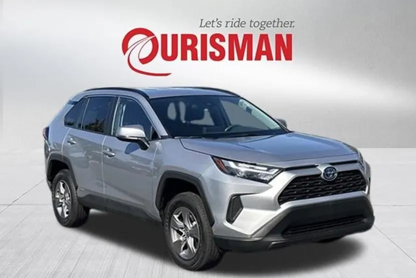 2024 Toyota RAV4 Hybrid XLE photo 1