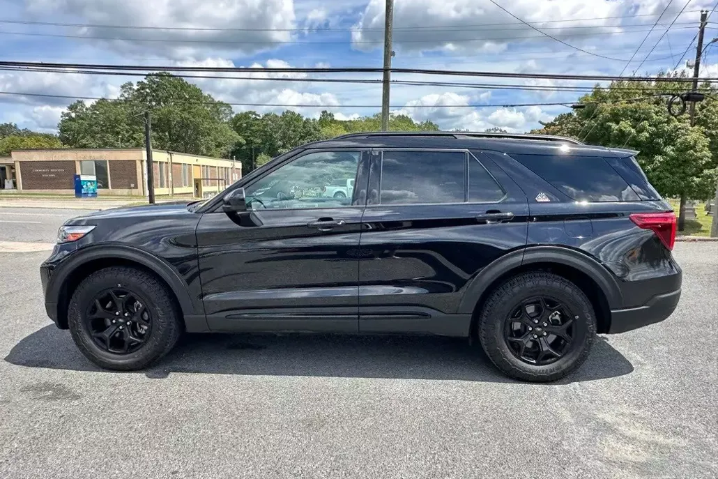 2024 Ford Explorer Timberline photo 1