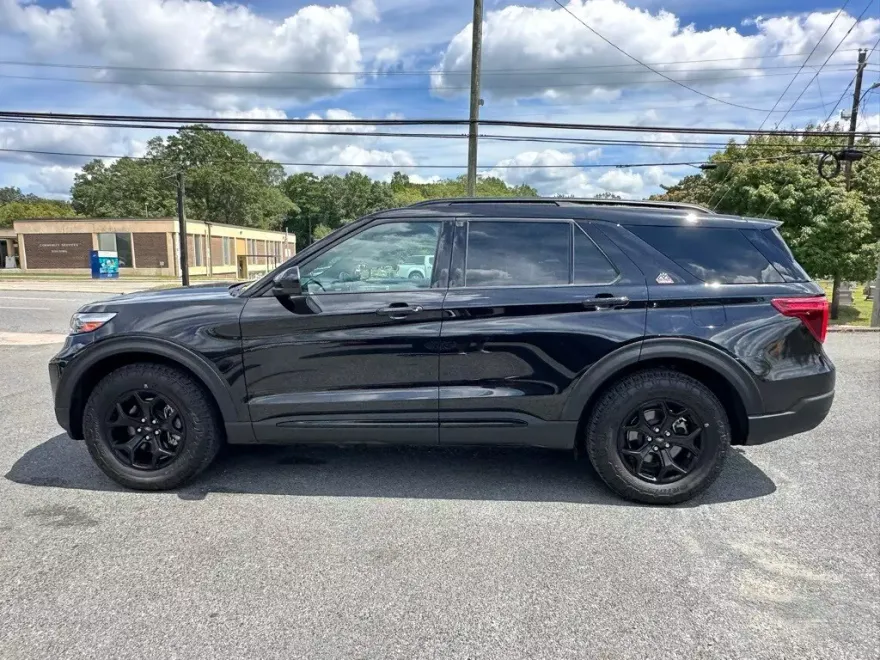 2024 Ford Explorer Timberline photo 1