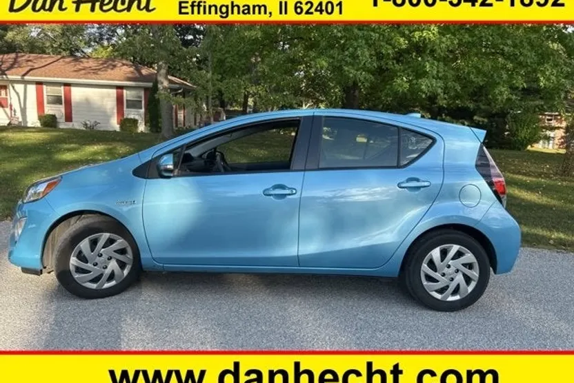 2015 Toyota Prius C Three photo 1