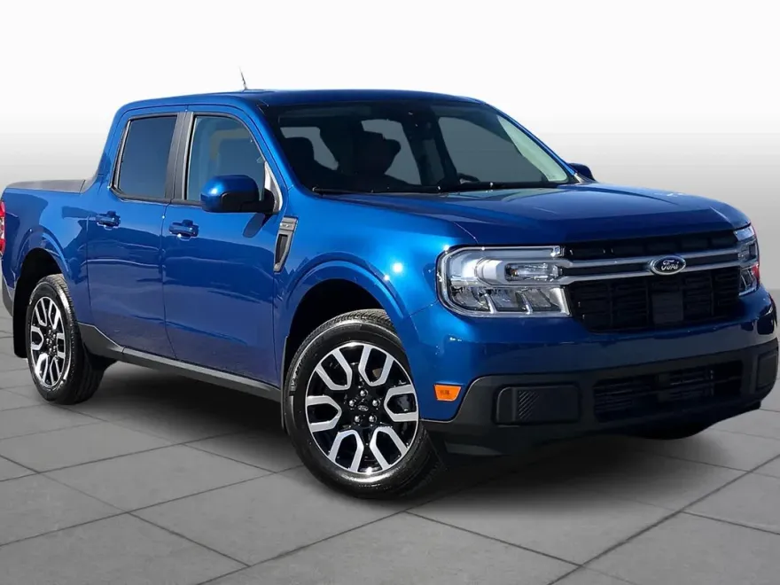 2023 Ford Maverick Lariat photo 1