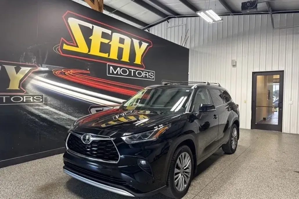 2021 Toyota Highlander Platinum photo 1