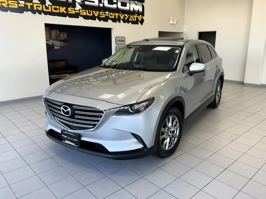 2017 Mazda CX-9 Touring photo 1