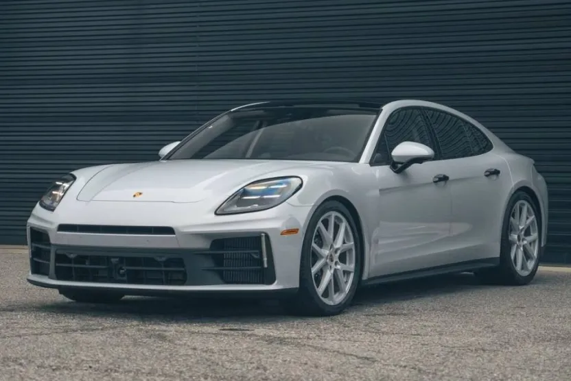2025 Porsche Panamera Base photo 1
