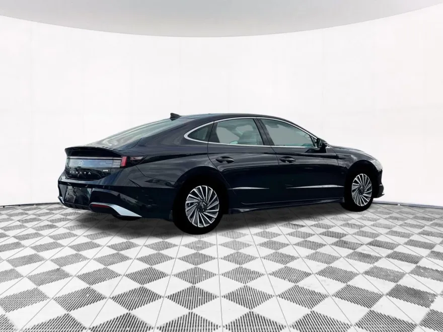 2025 Hyundai Sonata Hybrid Limited photo 1