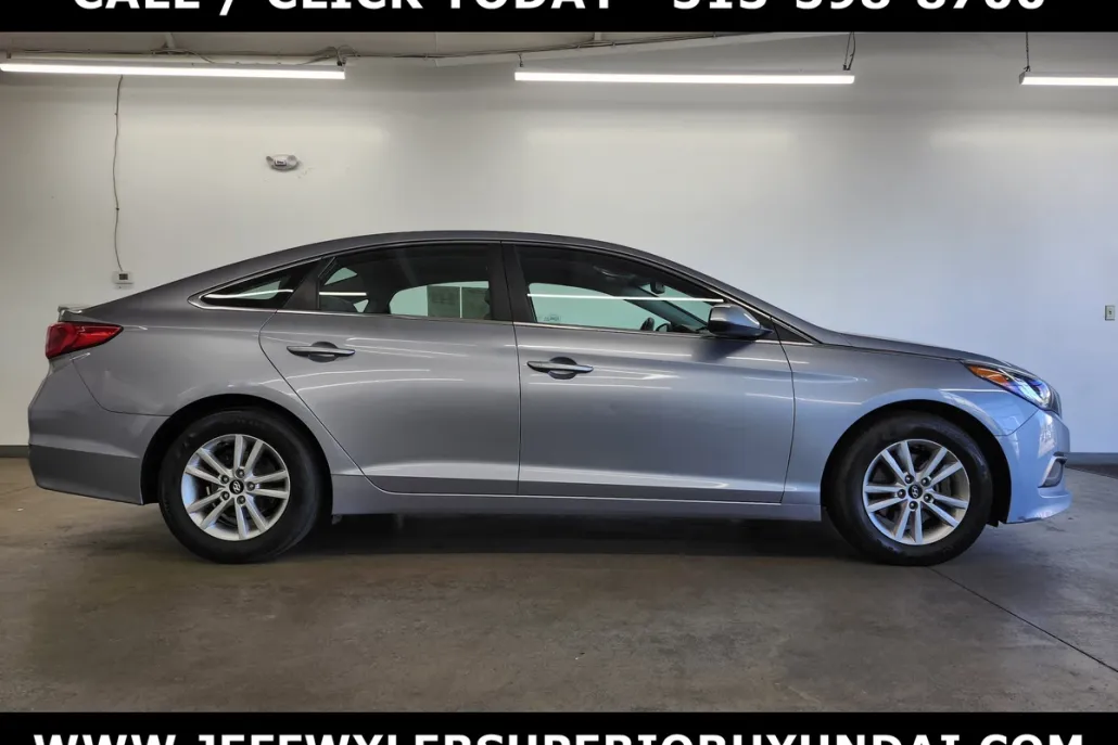 2016 Hyundai Sonata SE photo 1