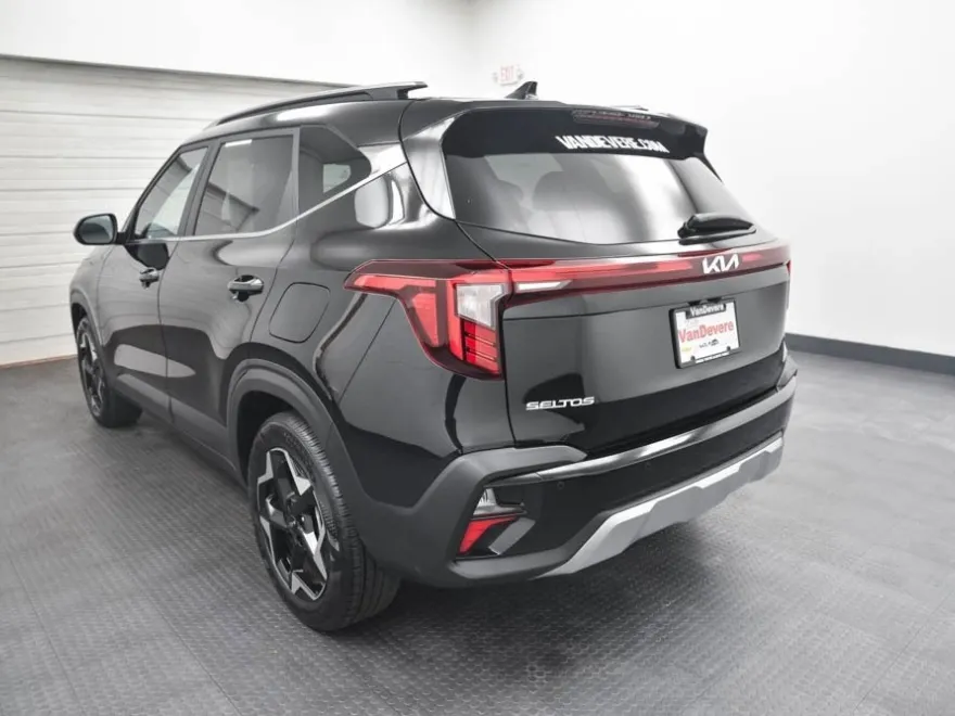 2025 Kia Seltos EX photo 1