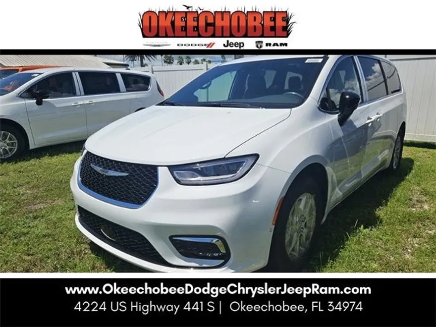 2025 Chrysler Pacifica photo 1
