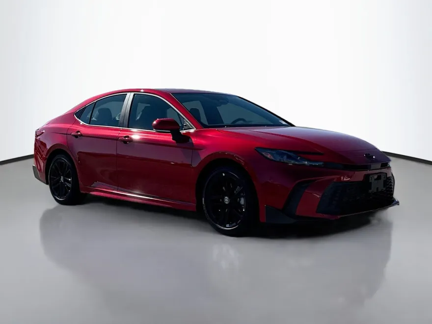 2025 Toyota Camry LE photo 1