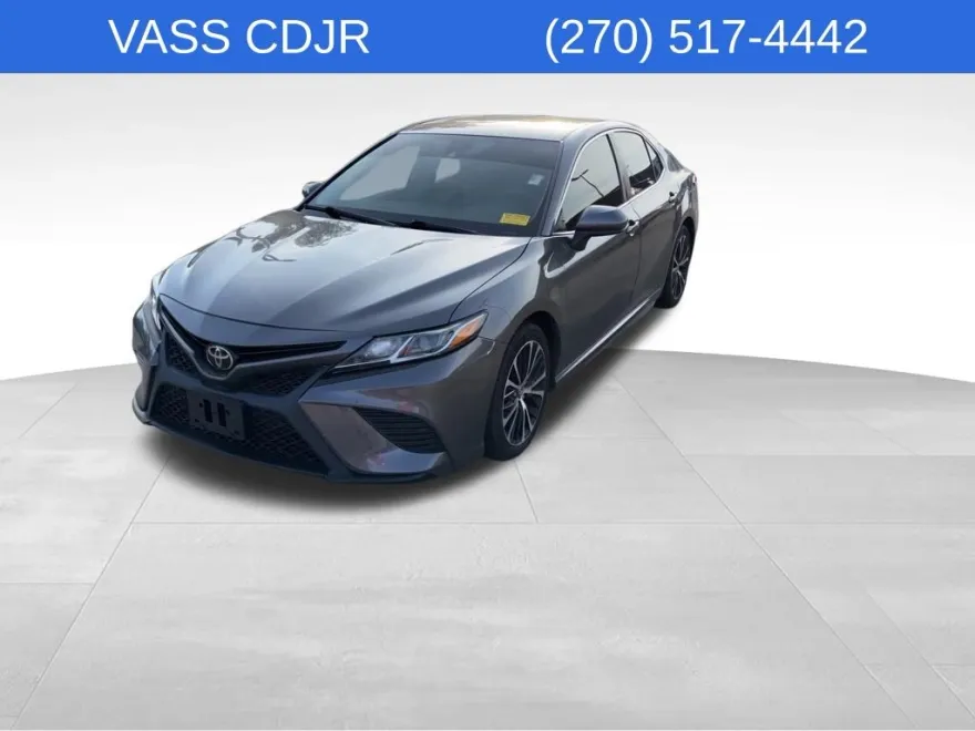 2019 Toyota Camry SE XLE photo 1