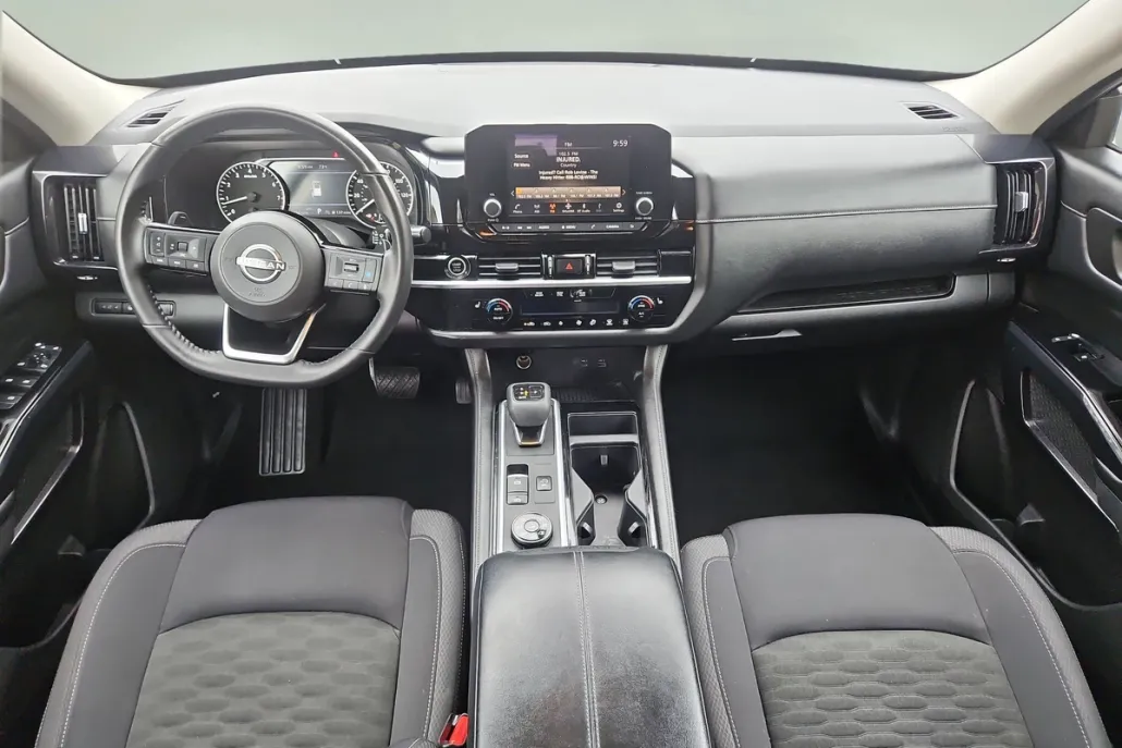 2022 Nissan Pathfinder SV photo 1