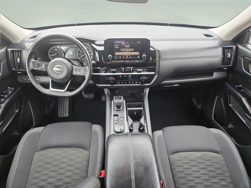 2022 Nissan Pathfinder SV photo 1