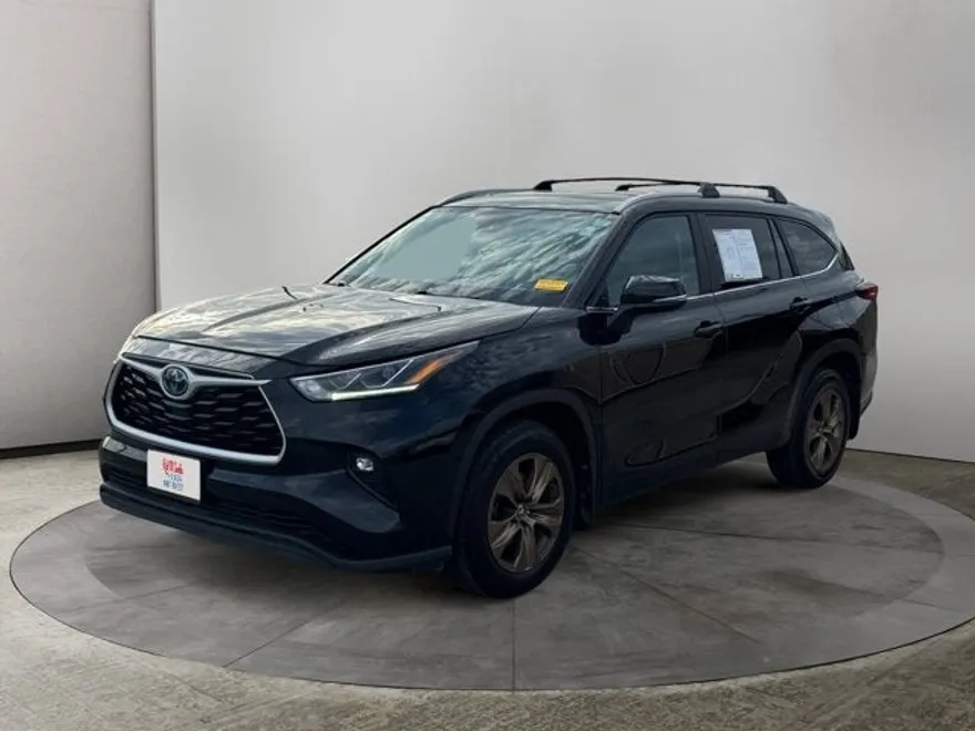 2023 Toyota Highlander Hybrid Bronze Edition photo 1