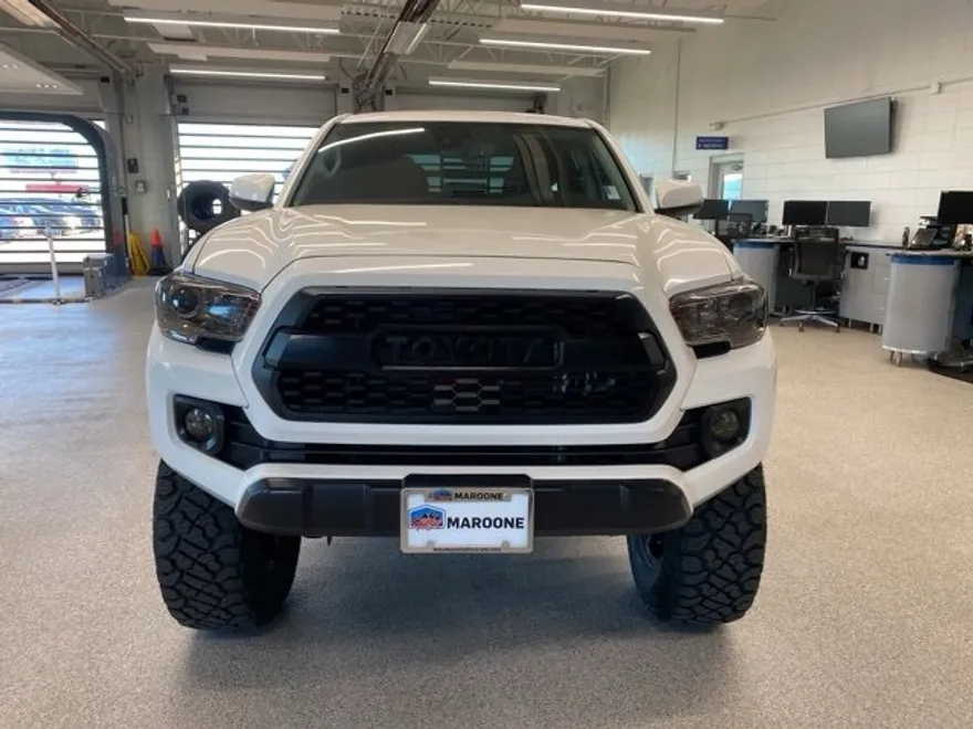 2023 Toyota Tacoma SR V6 photo 1