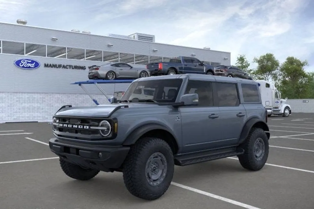 2025 Ford Bronco Outer Banks photo 1