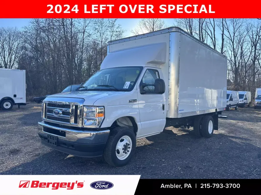 2024 Ford E-450 Cutaway XL photo 1