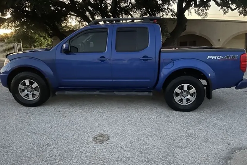 2012 Nissan Frontier photo 1