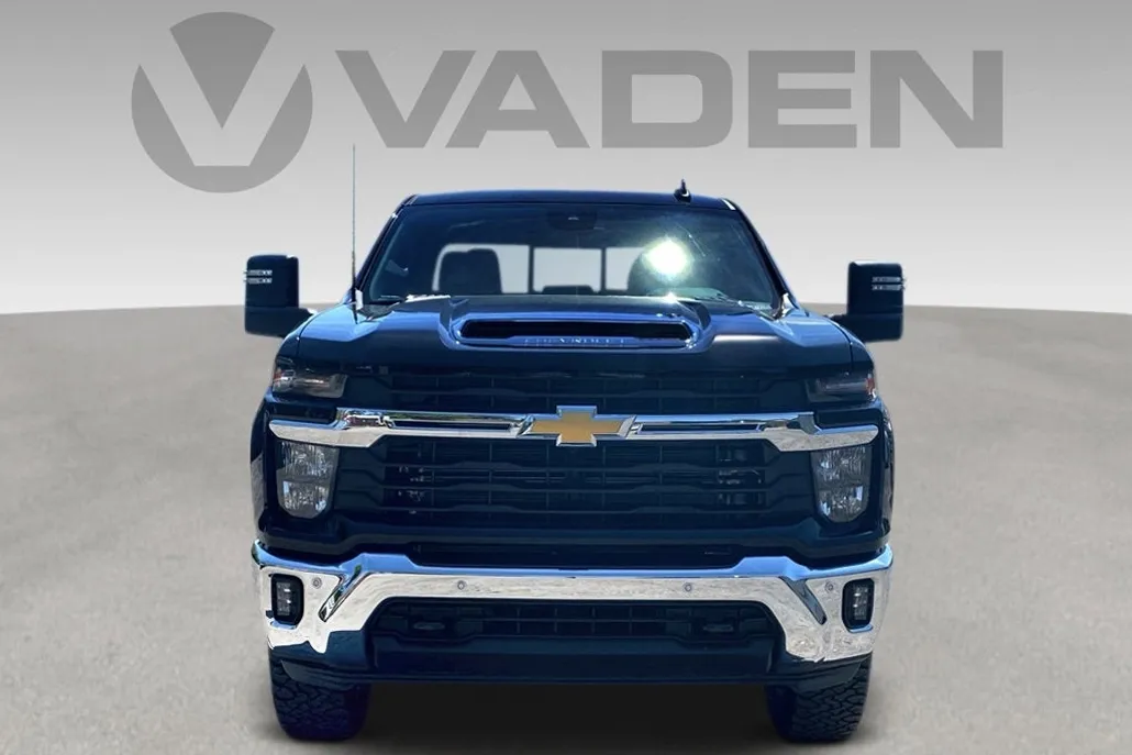 2025 Chevrolet Silverado 2500HD LT photo 1