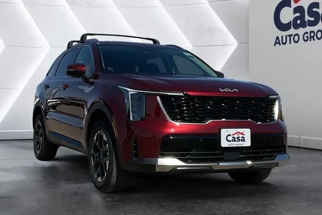 2025 Kia Sorento S photo 1