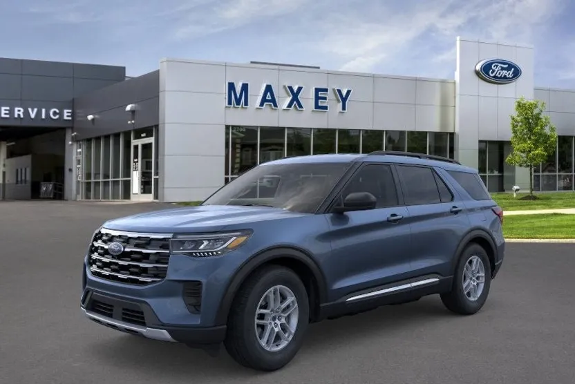 2025 Ford Explorer photo 1