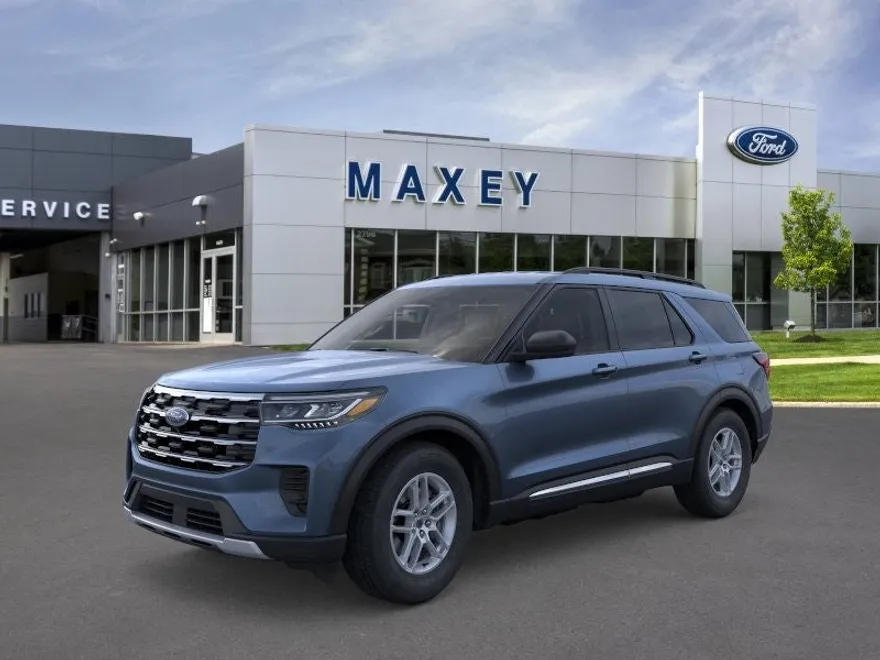 2025 Ford Explorer photo 1