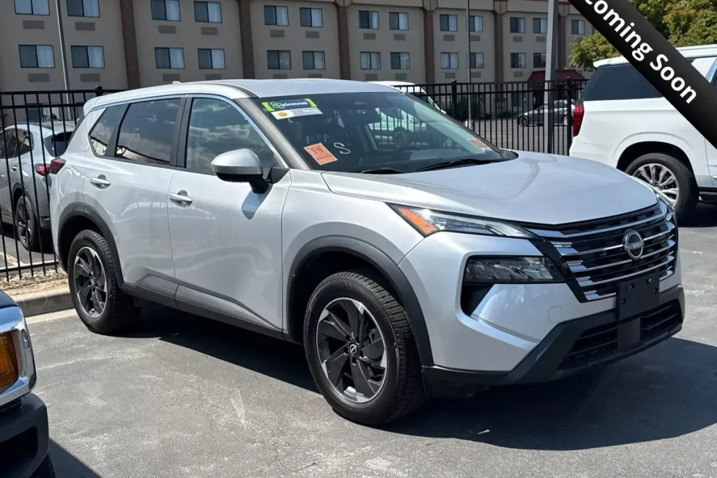 2024 Nissan Rogue SV photo 1