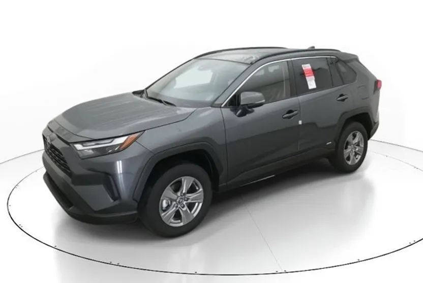 2025 Toyota RAV4 Hybrid LE photo 1