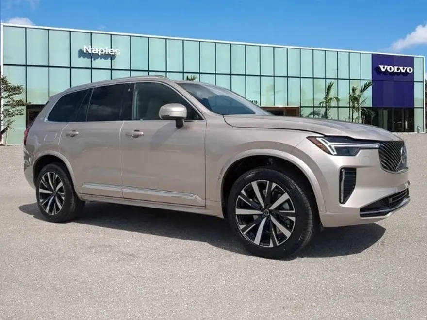 2025 Volvo XC90 B5 Core photo 1
