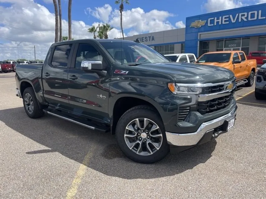 2026 Chevrolet Silverado 1500 LT photo 1
