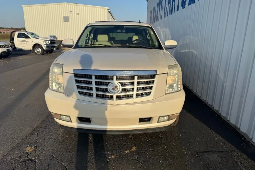 2007 Cadillac Escalade ESV Base photo 1