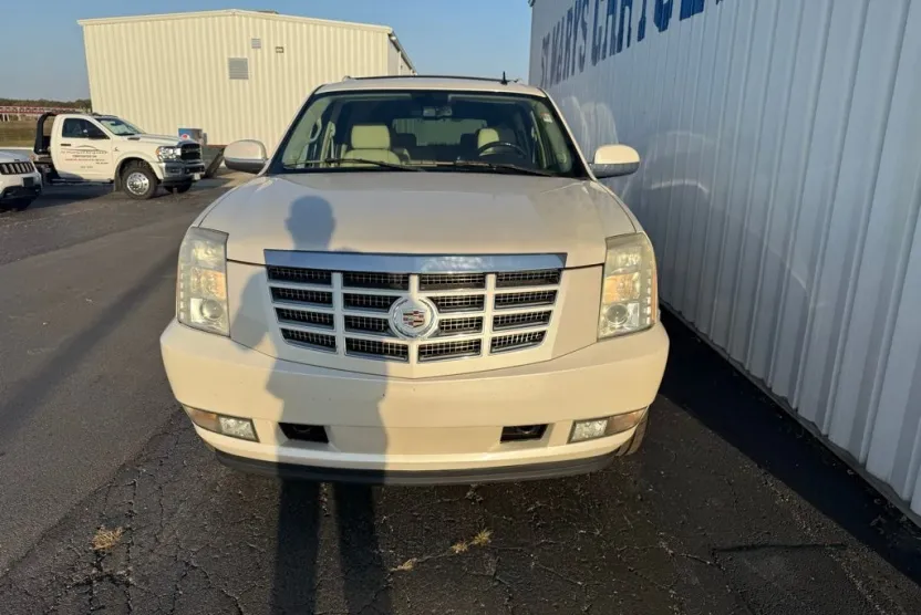 2007 Cadillac Escalade ESV Base photo 1