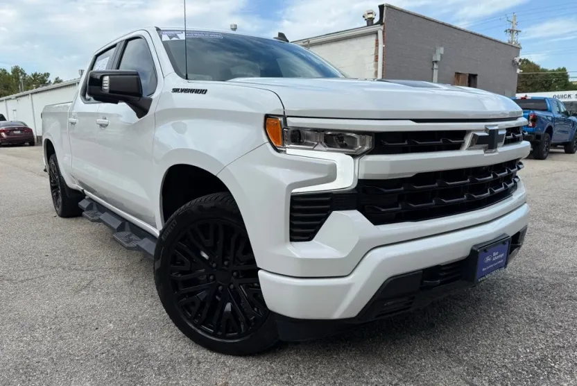 2022 Chevrolet Silverado 1500 RST photo 1