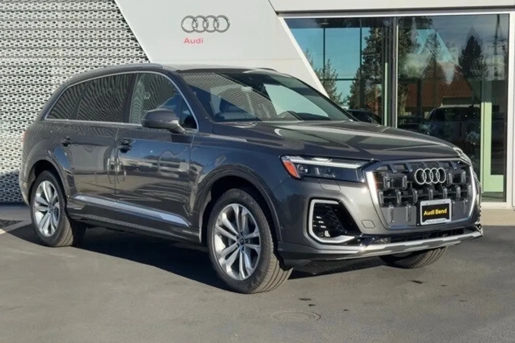 2025 Audi Q7 55 Premium photo 1