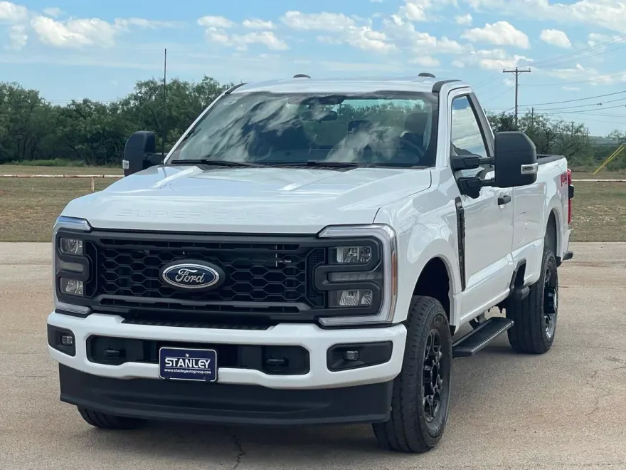 2025 Ford F-350 XL photo 1