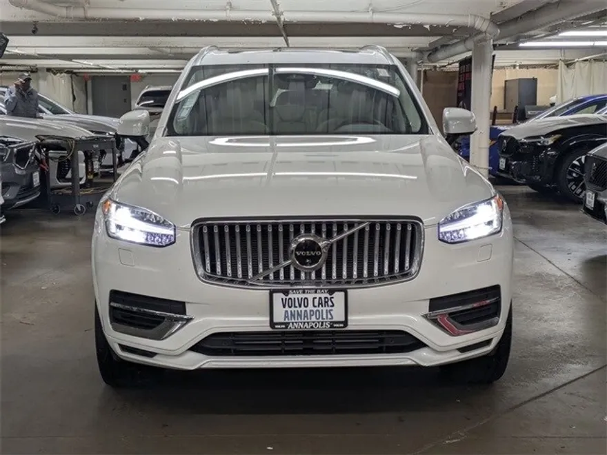 2024 Volvo XC90 T8 Plus photo 1