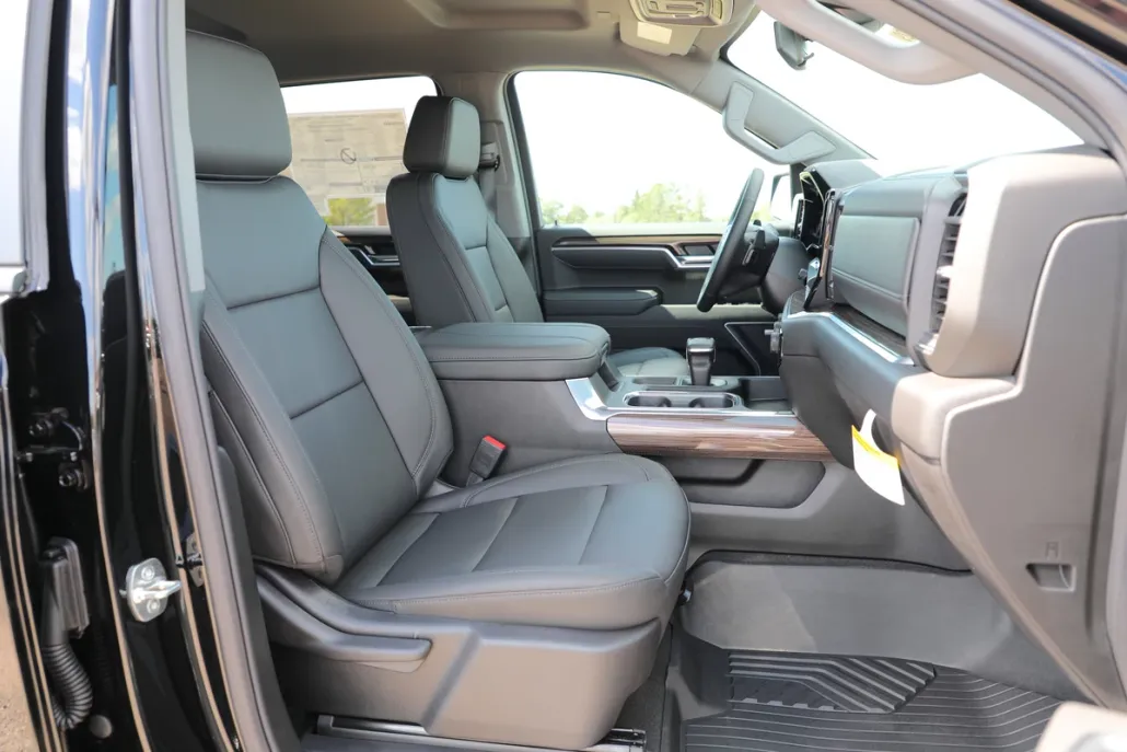 2026 Chevrolet Silverado 1500 RST photo 1