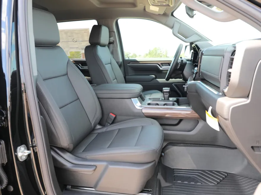 2026 Chevrolet Silverado 1500 RST photo 1